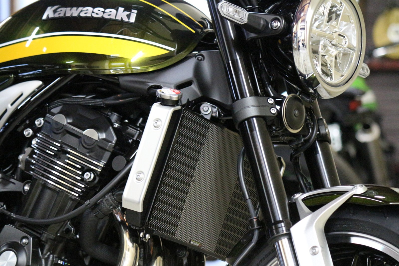 Z900RS MH ASANO ラジエターコアガード装着例